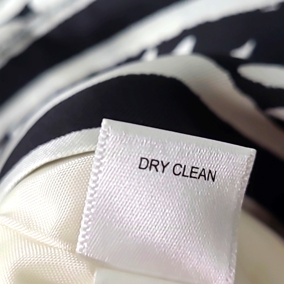 Banana Republic Sleeveless Printed Silk Dress Size 6 Black & White - Picture 11 of 14